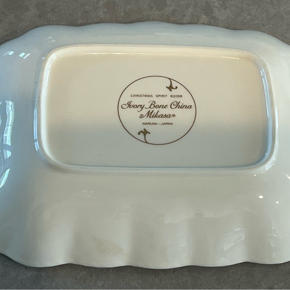 MIKASA Christmas Spirit Bone China, Caprice Oblong Bowl, Candy, Nut Dish - Picture 4 of 6